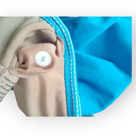 Lululemon women blue gingham tank top with light shelf bra size 8 - Picture 2 of 7